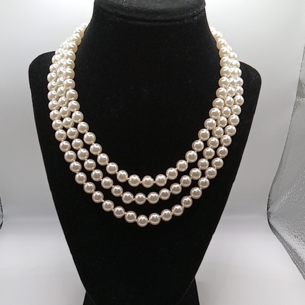 Cream Multi-Strand Pearl Necklace with Lustrous Finish - Picture 1 of 3